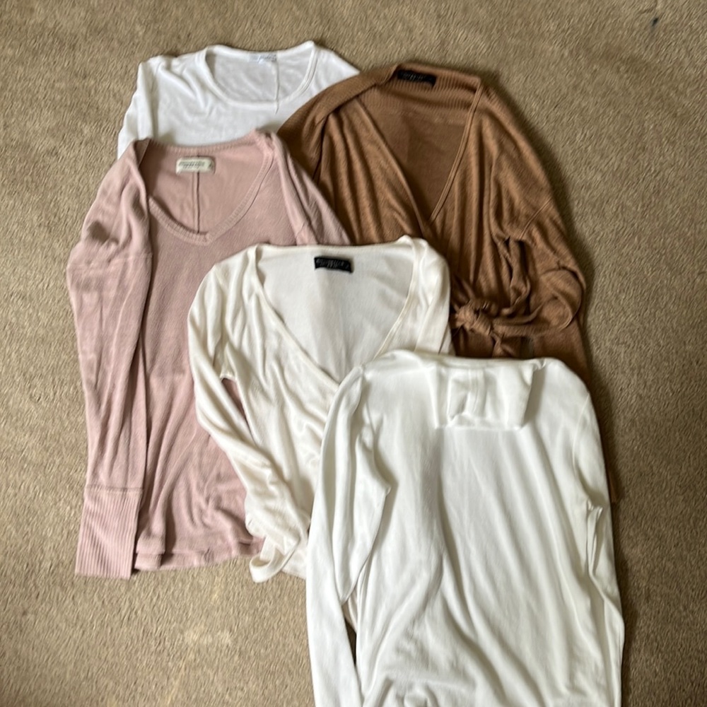 Bundle of 5 long sleeve shirts size S-M